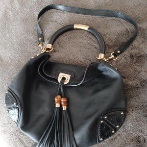Stunning GUCCI hand bag. Black. Size: W: 18.5" X H: 13" (not including strap)